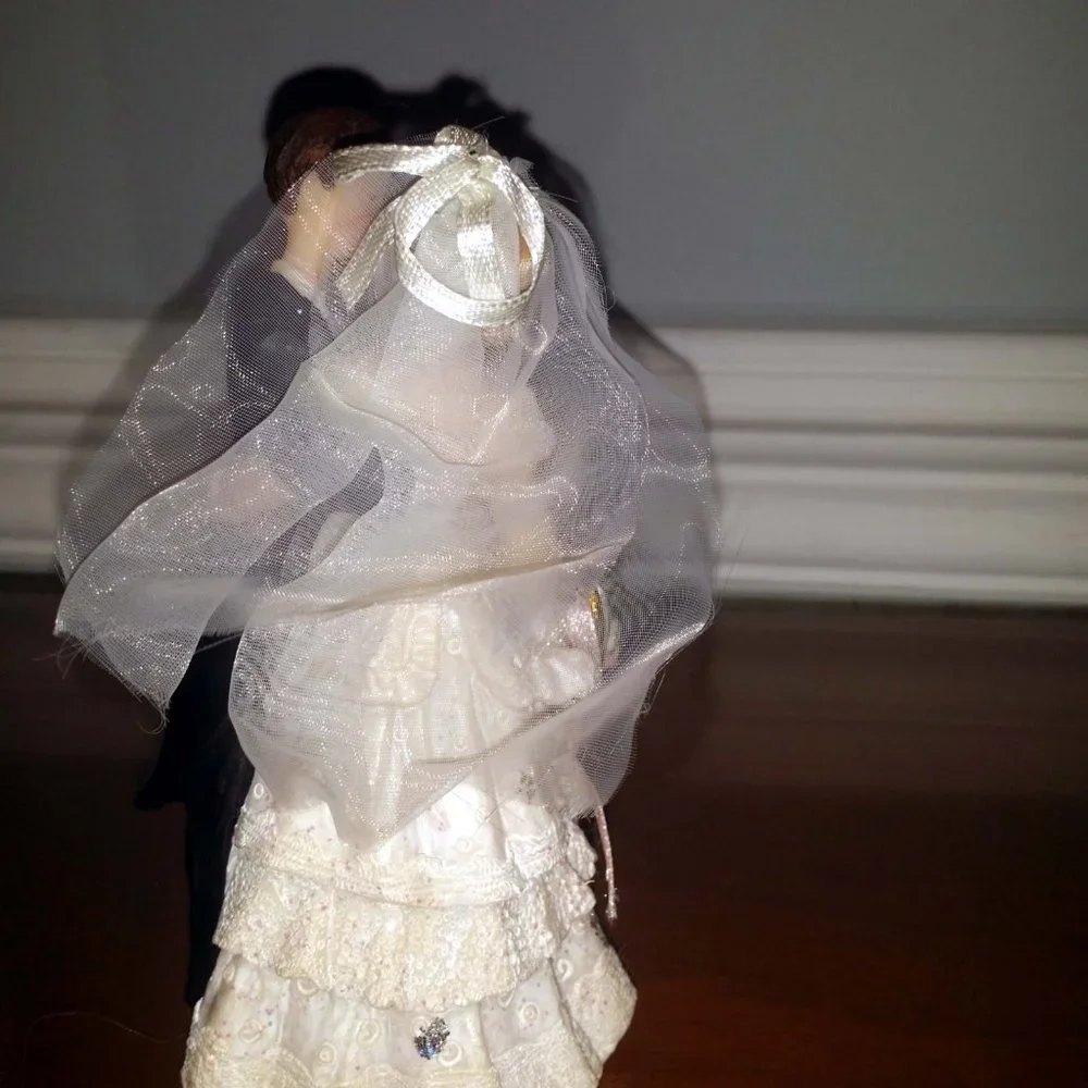 Bride and Groom Wedding Cake Topper or Guest Gifts